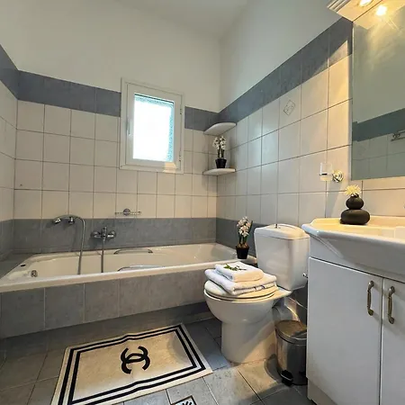 Giardino By Dadovillas Villa
